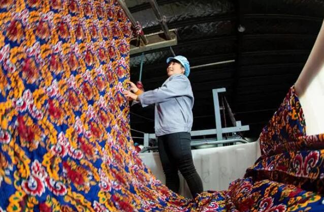 南通紡織企業(yè)全力沖刺“開門紅，趕制出口面料